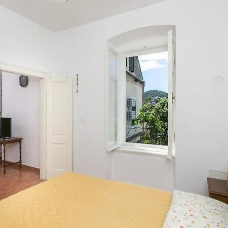 Tranquilo- Two Bedroom With Garden View Apartman