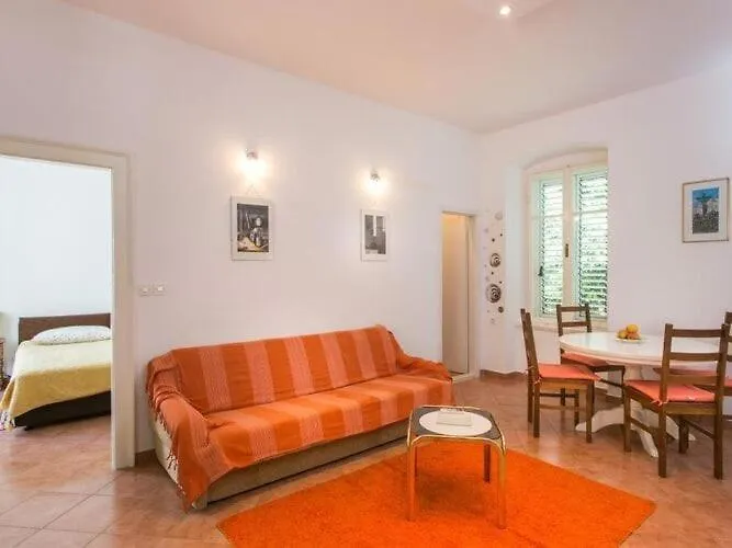 Tranquilo- Two Bedroom With Garden View *